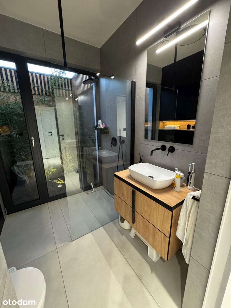 Wyjątkowy i nowoczesny dom samowytarczalny z antresolą, Lusówko-8