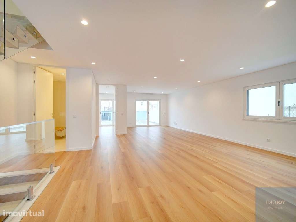 Moradia T4 + 1 com Jardim e Piscina em São Pedro do Estoril - Grande imagem: 5/45