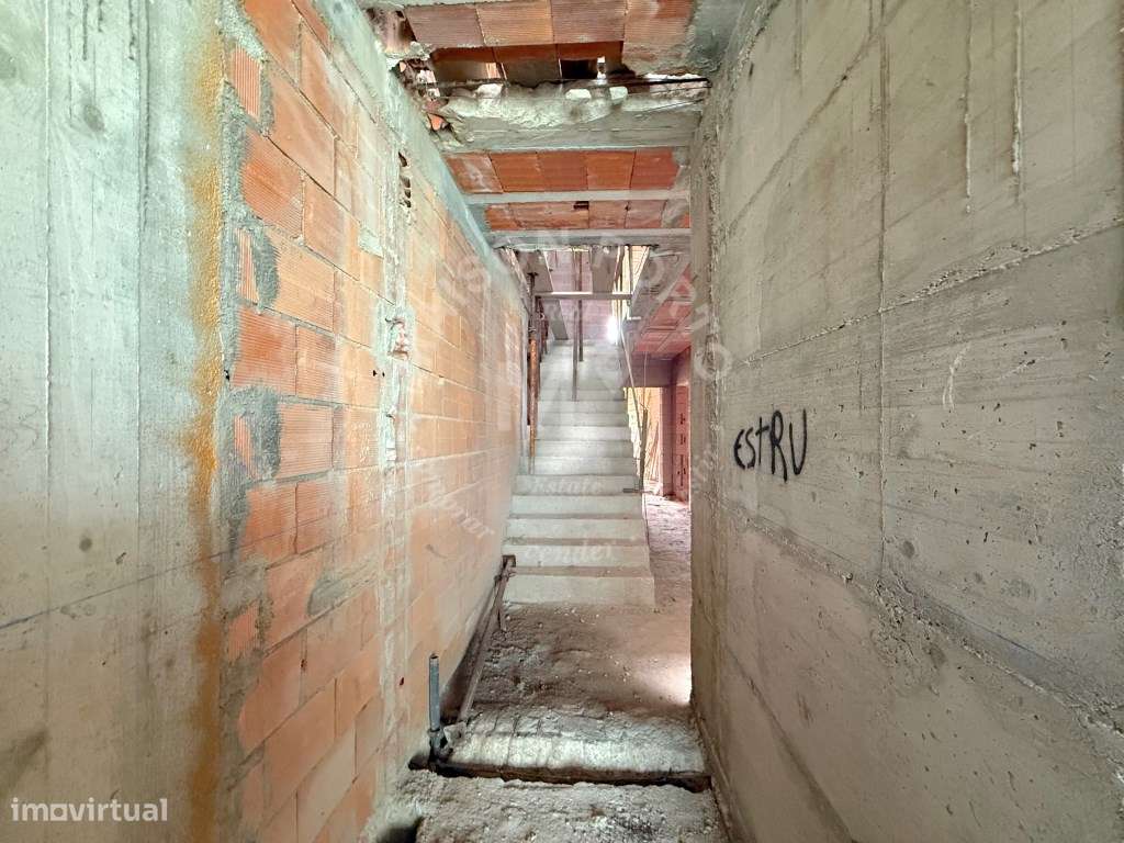 Apartamento T0 com Varanda na Rua Brito Capelo em Matosinhos - Grande imagem: 5/15