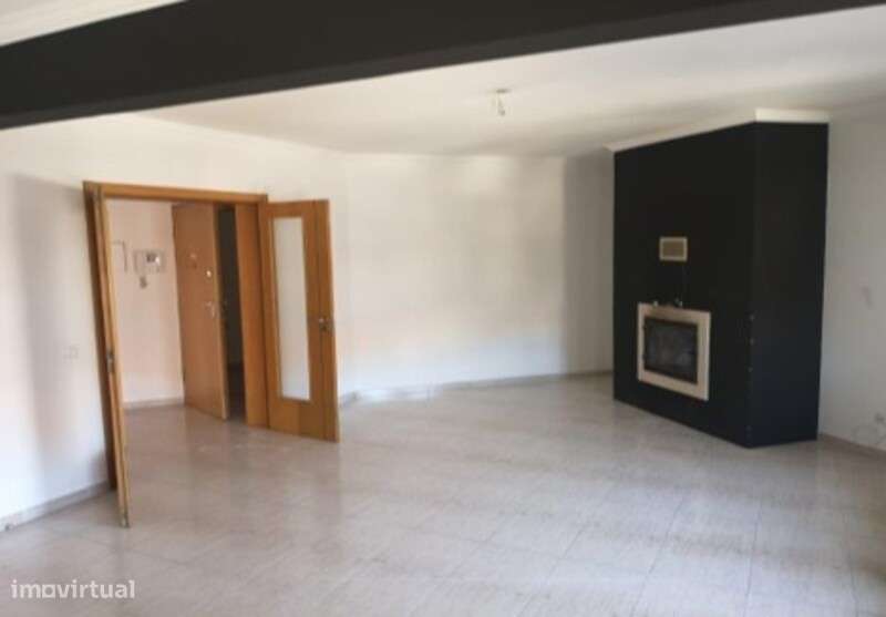 Apartamento T2 - Arrendado até NOVEMBRO - Grande imagem: 5/9