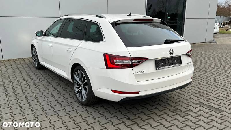 Skoda Superb 2.0 TDI 4x4 L&K DSG - 25