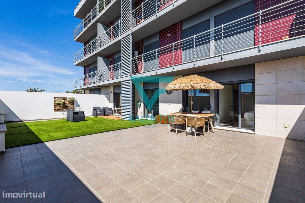 Apartamento T2 c/ Terraço de 95m2 + Garagem / Marinha Grande-11