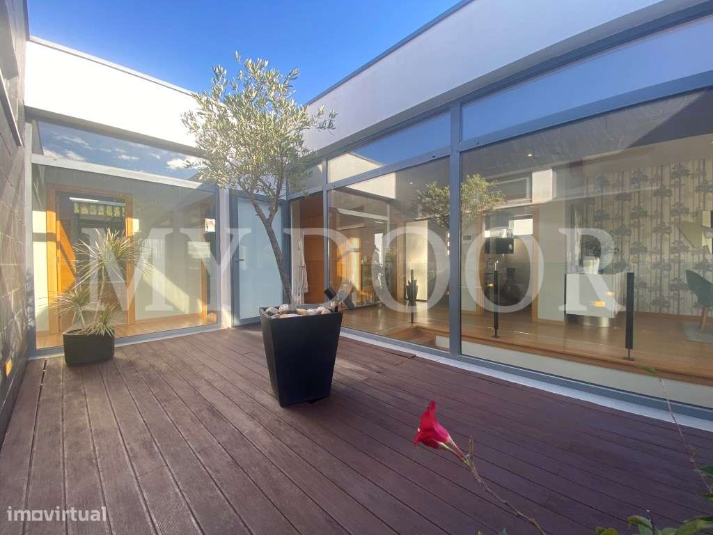 Loures - V4+1 Moradia c/ Piscina Privada - Varanda - Box + 2 parque...-19