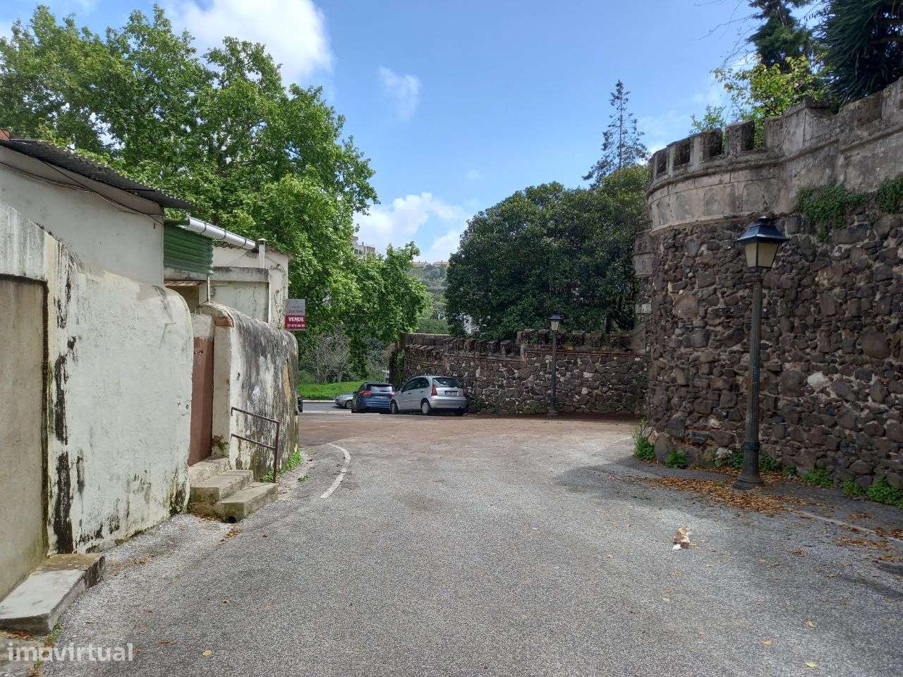 Prédio - Edifício de moradia T4, mais 3 Div. Susc. Utilz. Independente-11