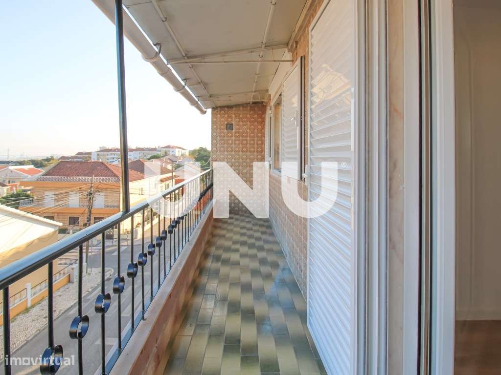 Apartamento T2 remodelado em São João da Talha!-7