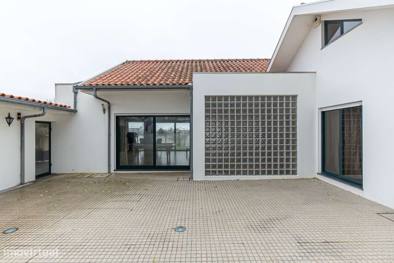 Moradia T3+1 Renovada com Vista Mar | Esmoriz-32