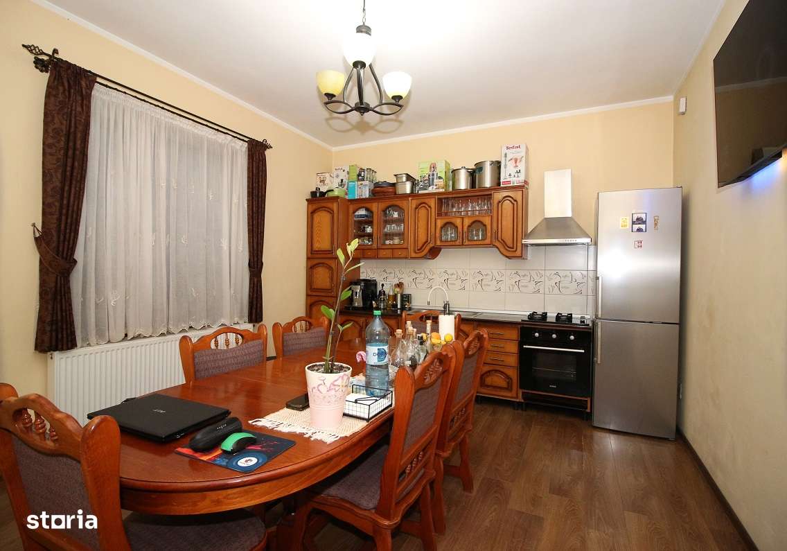 Casa Buhusi STRADAL ( str.LIBERTATII VIZAVI PETROM) Mobilat/Utilat-12