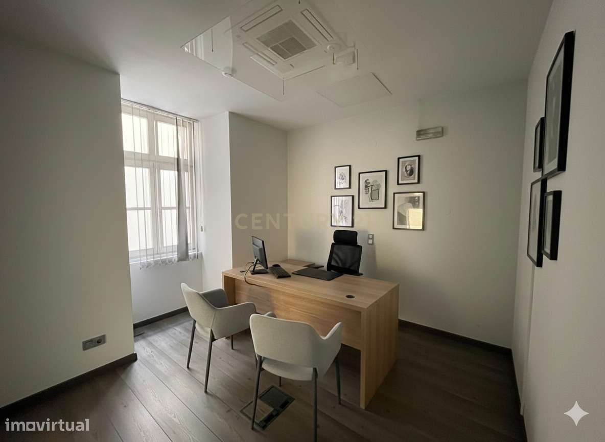 Escritório com 160 m2 na Rua de Alfandega, Baixa Pombalina em Santa Ma - Grande imagem: 2/19