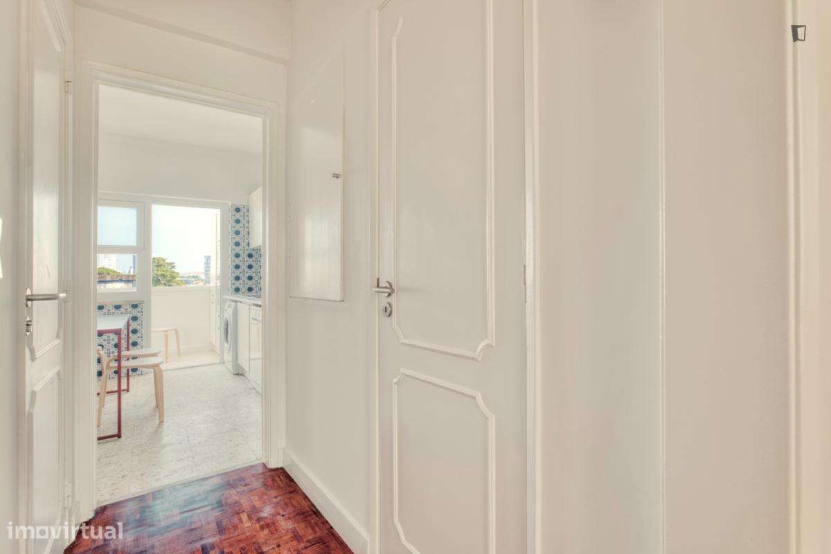 Quarto - localizado em Benfica Lisbon - Grande imagem: 3/6