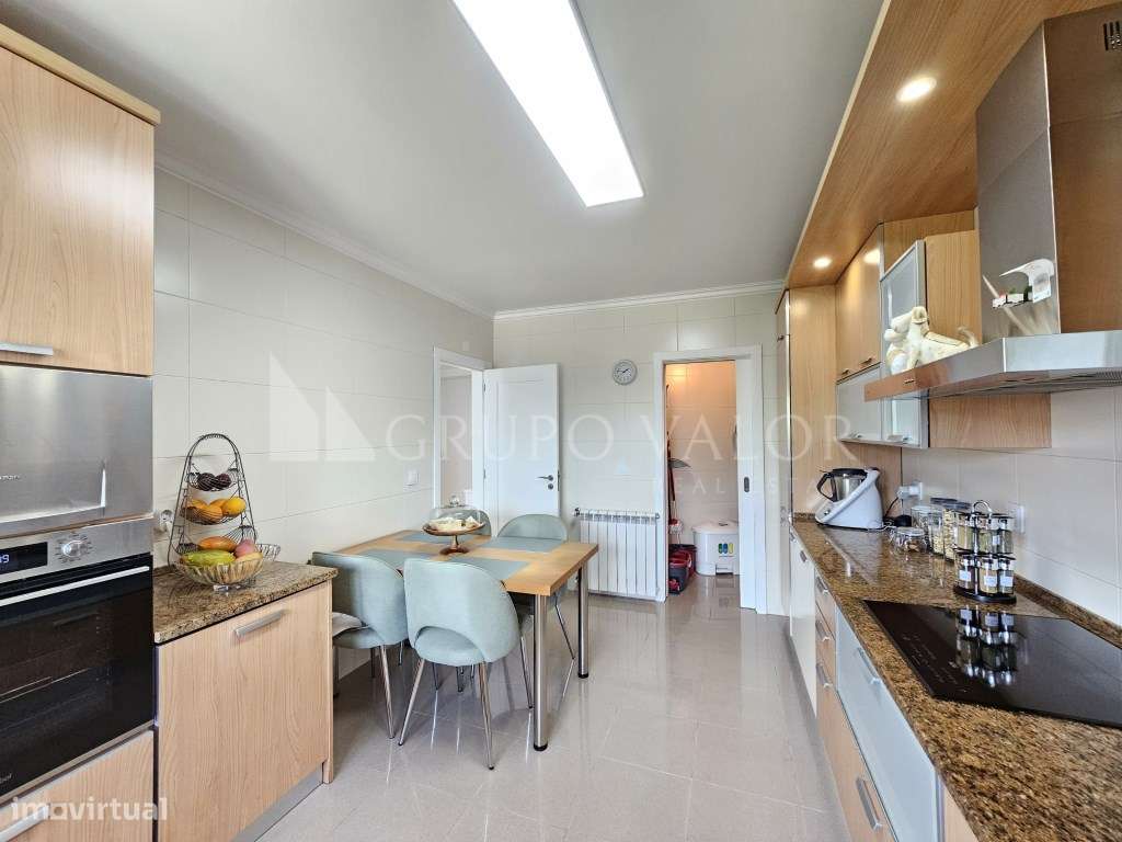 Moradia T4 Geminada com Piscina - Garagem para 3 Viaturas | Sabugo ...-11