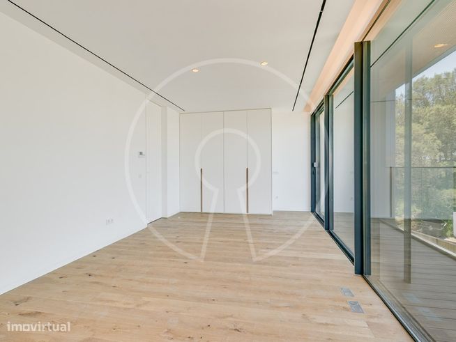 Luxuosa moradia T6 contemporânea em Birre-32