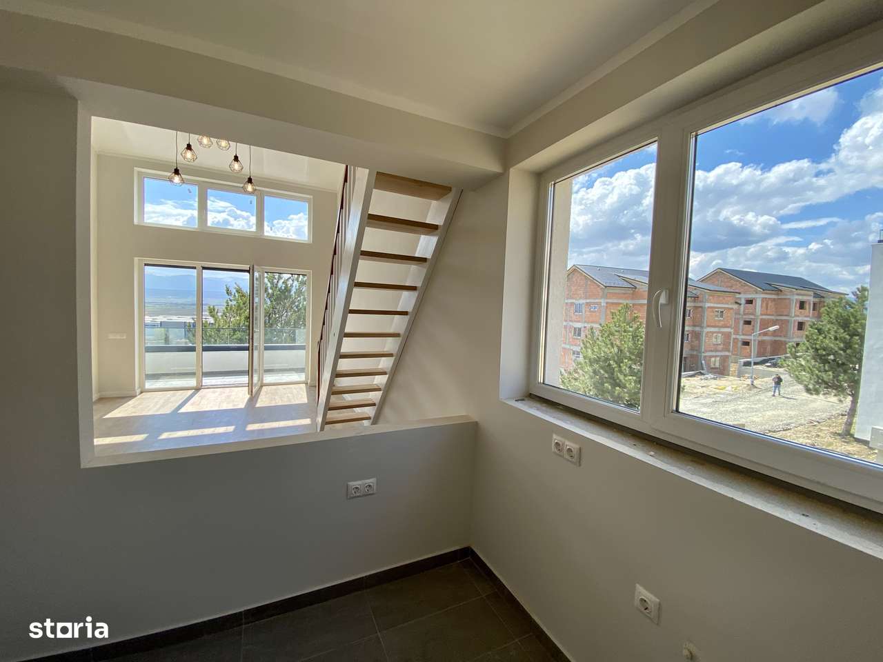 Penthouse cu priveliste - Finisat la alb, ansamblu nou - Imagine principală: 4/10