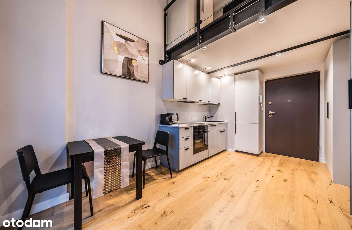 Apartament typu loft w sercu Wrocławia- Stare Miasto, Garaż-6