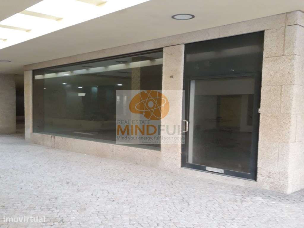 Para Investidores! Venda de Loja Renovada Arrendada por 10 anos, r/...-11