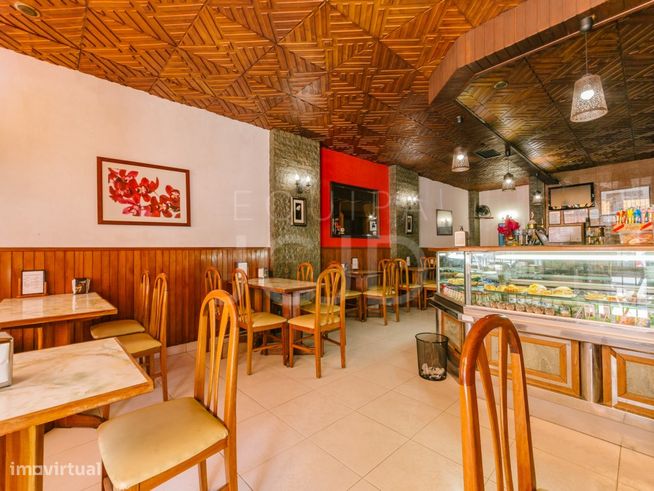 Café Totalmente Equipado em Zona Residencial Próxima à Praia em Paç...-9