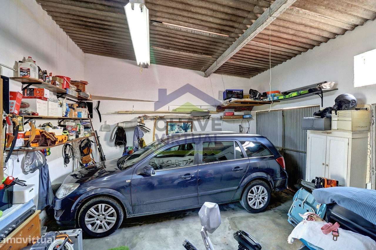 Moradia V2 com 2 Garagens e Quintal - Famões, Bombarral-38