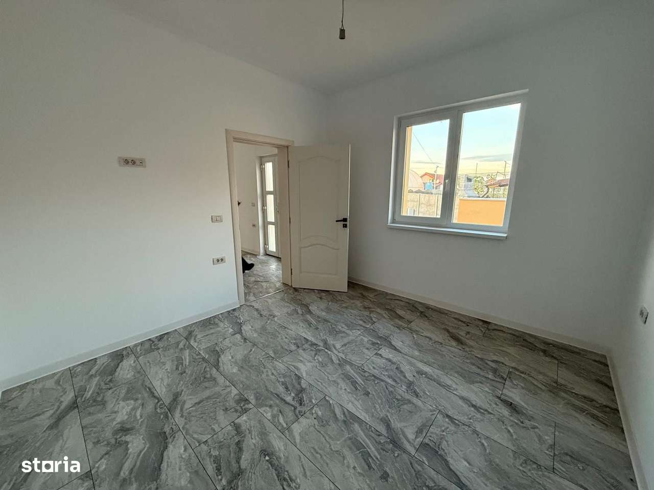 COMISION 0% | Duplex de Vanzare | Utvin | 3 Camere | Acces la asfalt - Imagine principală: 4/6