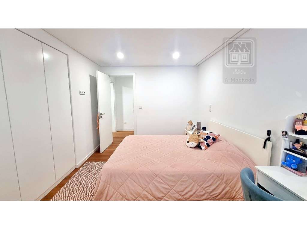 VENDA de APARTAMENTO T2 como NOVO - centro cidade Ponta Delgada (Sã...-24