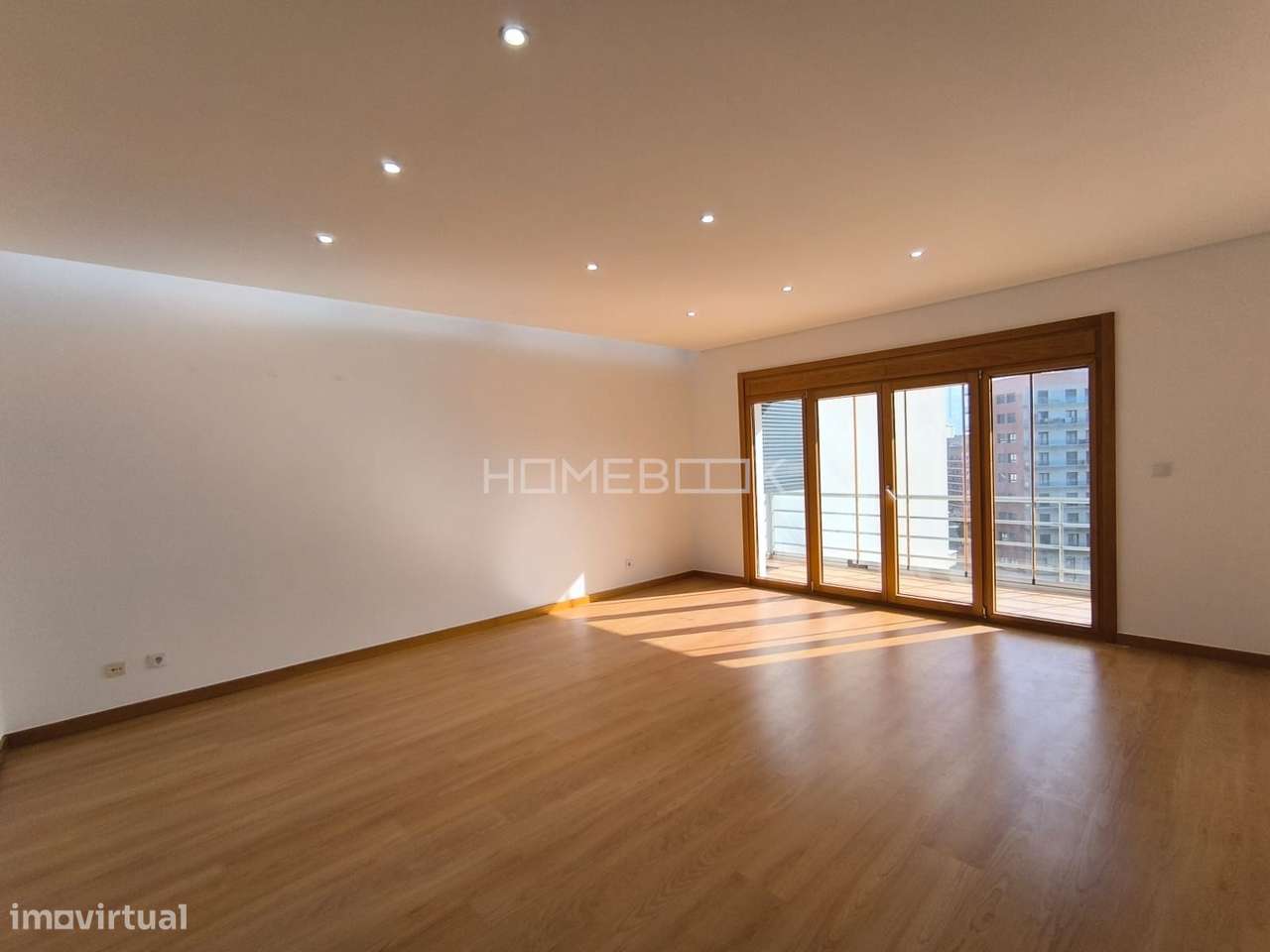 4 Assoalhadas c/ 4 parqueamentos | Colinas do Cruzeiro - Odivelas - Grande imagem: 2/36