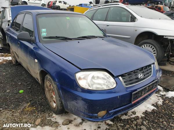 Dezmembrez Hyundai Accent 2005 1.4 benzină - 1