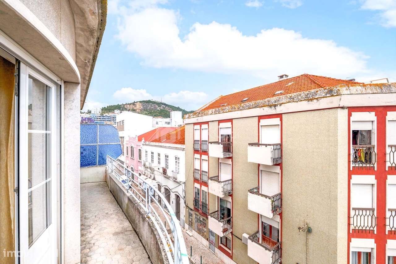 APARTAMENTO T3 REMODELADO | CENTRO DE VILA FRANCA DE XIRA-30