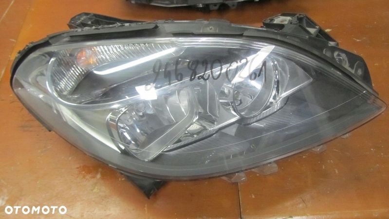 LAMPA PRZEDNIA PRAWA MERCEDES W2468200261 - 1