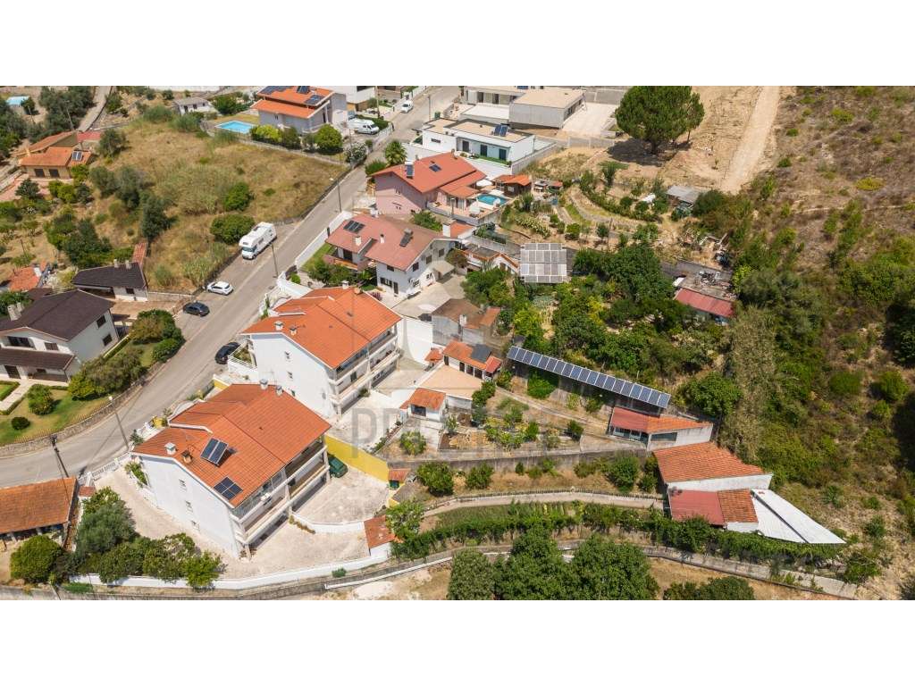 Moradia T3 + 1 em Eiras-39