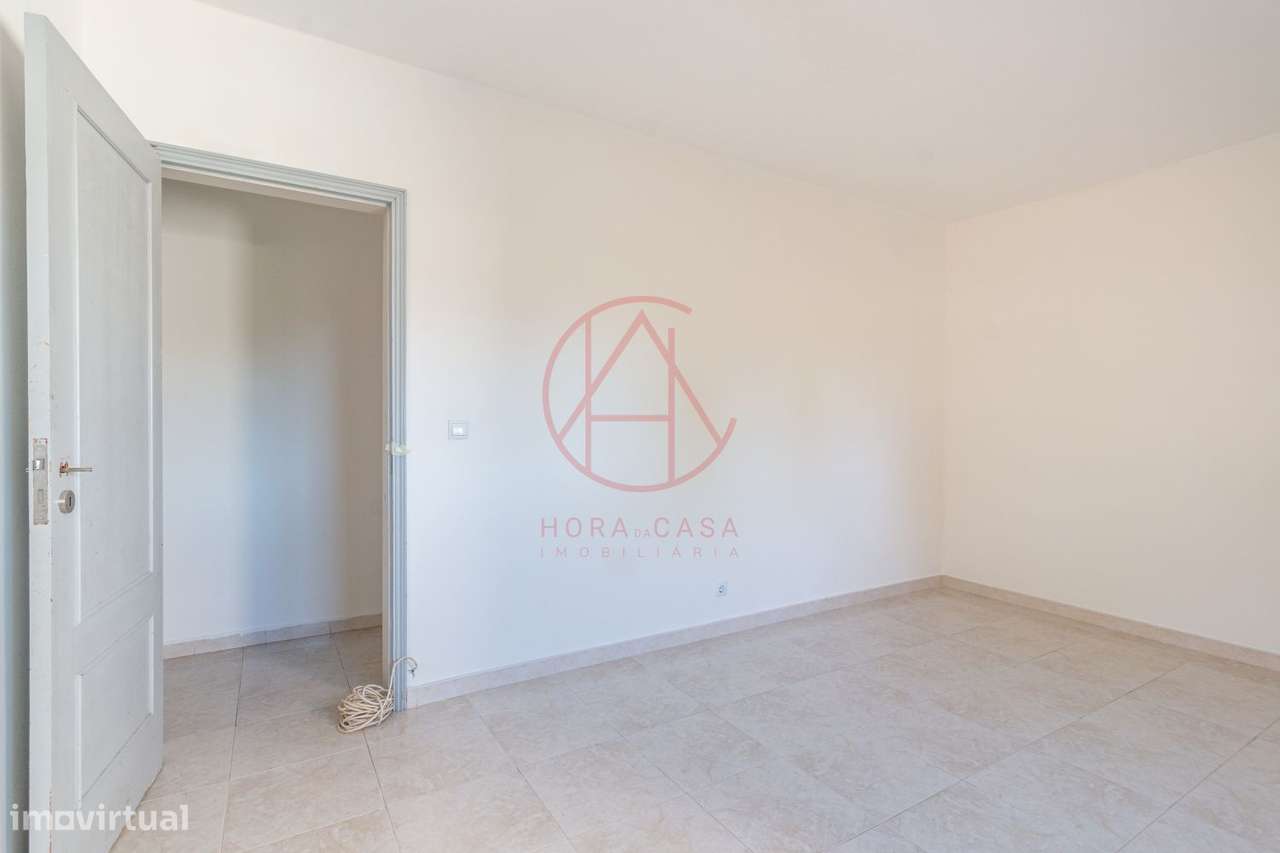 APARTAMENTO T3 1º andar c/ elevador - Sto Antonio da Charneca-24