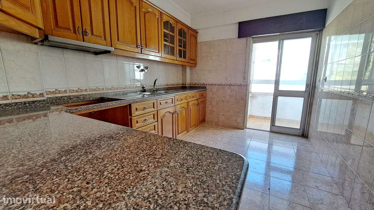 Apartamento T2 com 73m2 com Arrecadação na Arroja/Odivelas-5