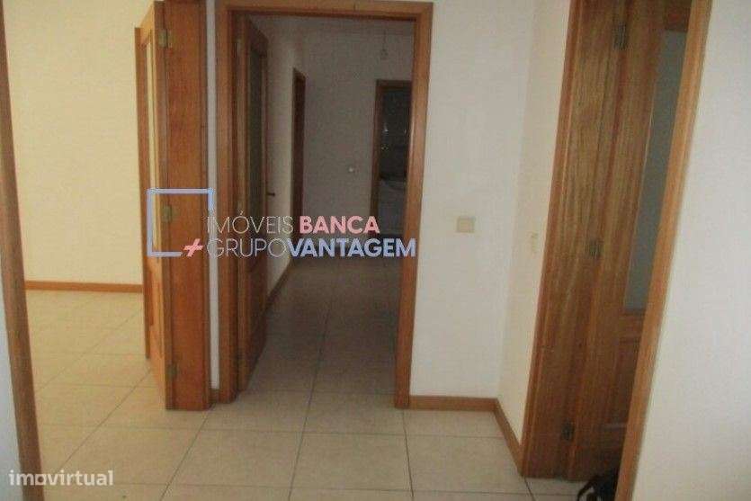 Apartamento T3 perto do Parque de La Salette - Grande imagem: 2/13