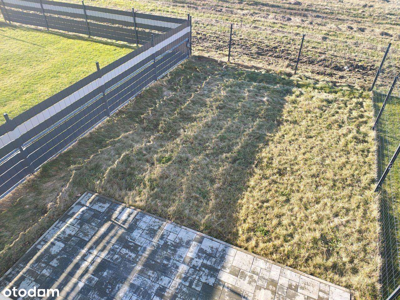 Szeregówka w świetnej lokalizacji-2