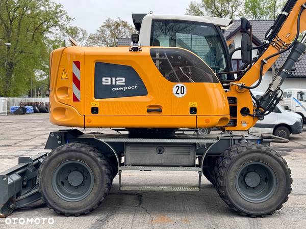 Liebherr A912 Compact - 9