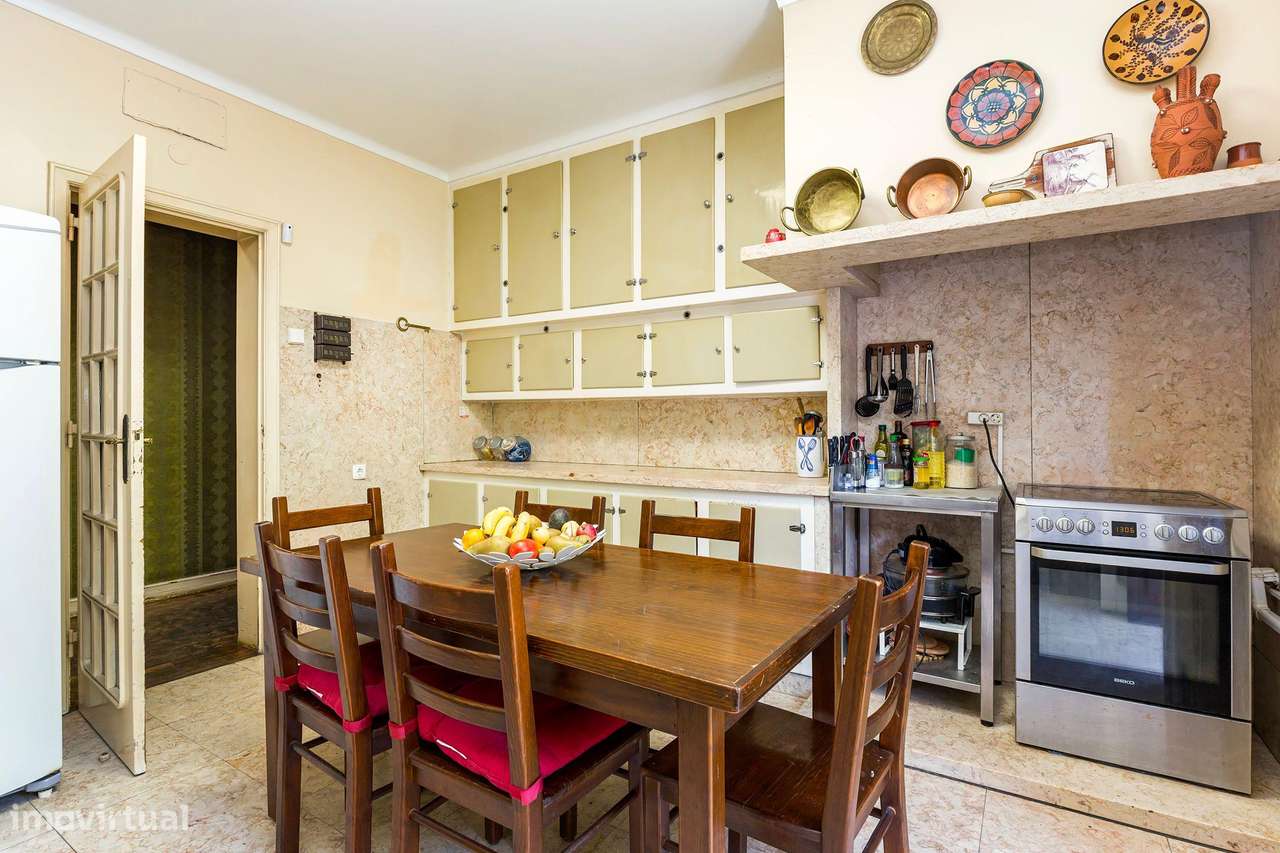 Charmosa Moradia em Alvalade para venda-26