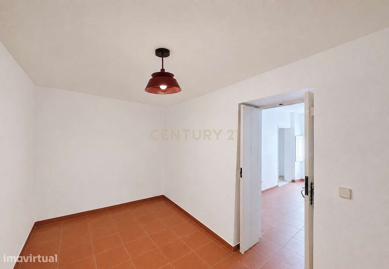 Moradia T3 Totalmente Reabilitada com Terraço Panorâmico de 360º sobre-10