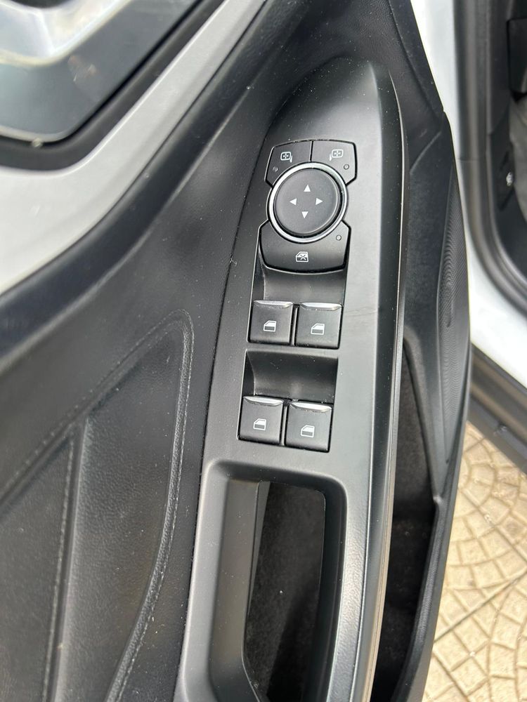 Ford Focus - foto 14