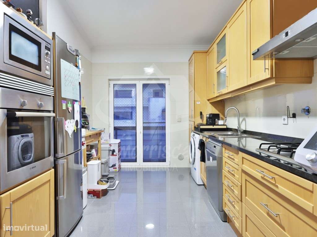 Apartamento T2 com varanda e parqueamento na Quinta da Parreirinha,... - Grande imagem: 5/17