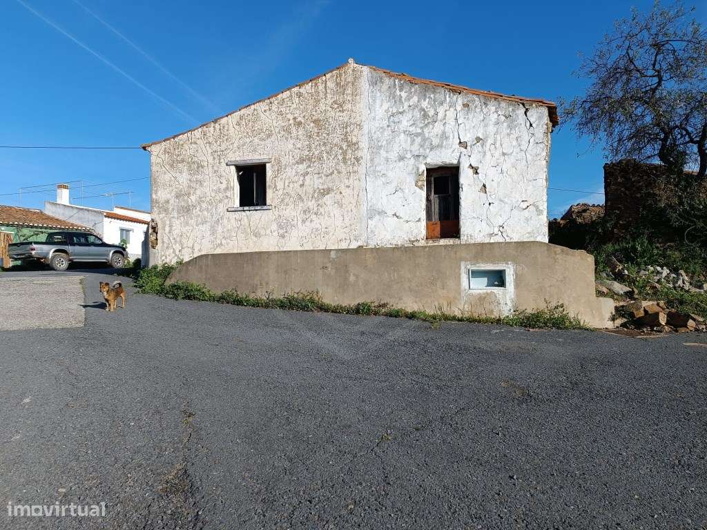 Ruínas para construção de 2 moradias na localidade de Tenência, em ... - Grande imagem: 5/13