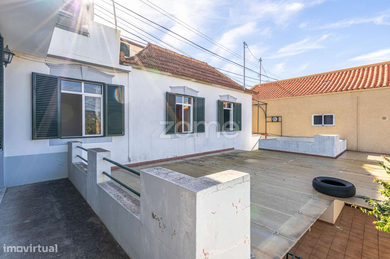 Moradia T6 na Ribeira Brava – Espaço e potencial investimento-10