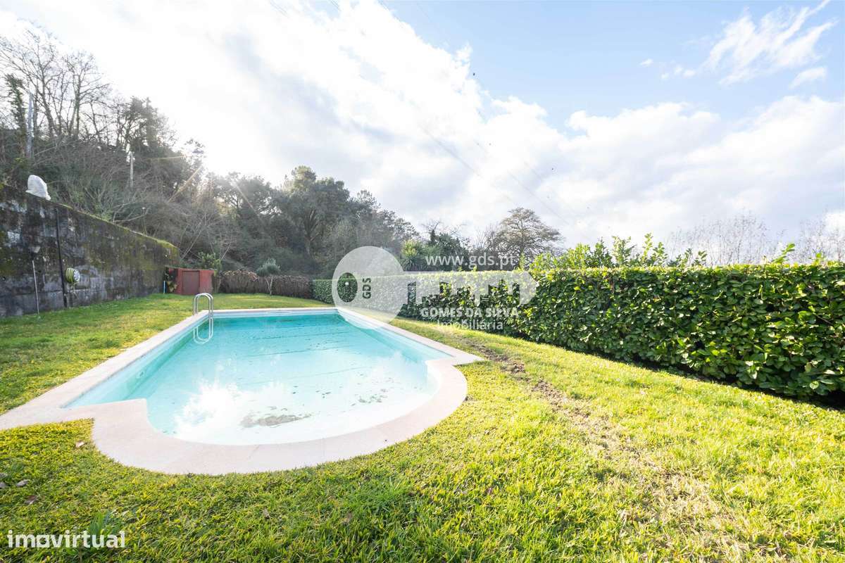 Moradia T4 com Piscina e Cativante Área Exterior - Grande imagem: 3/34