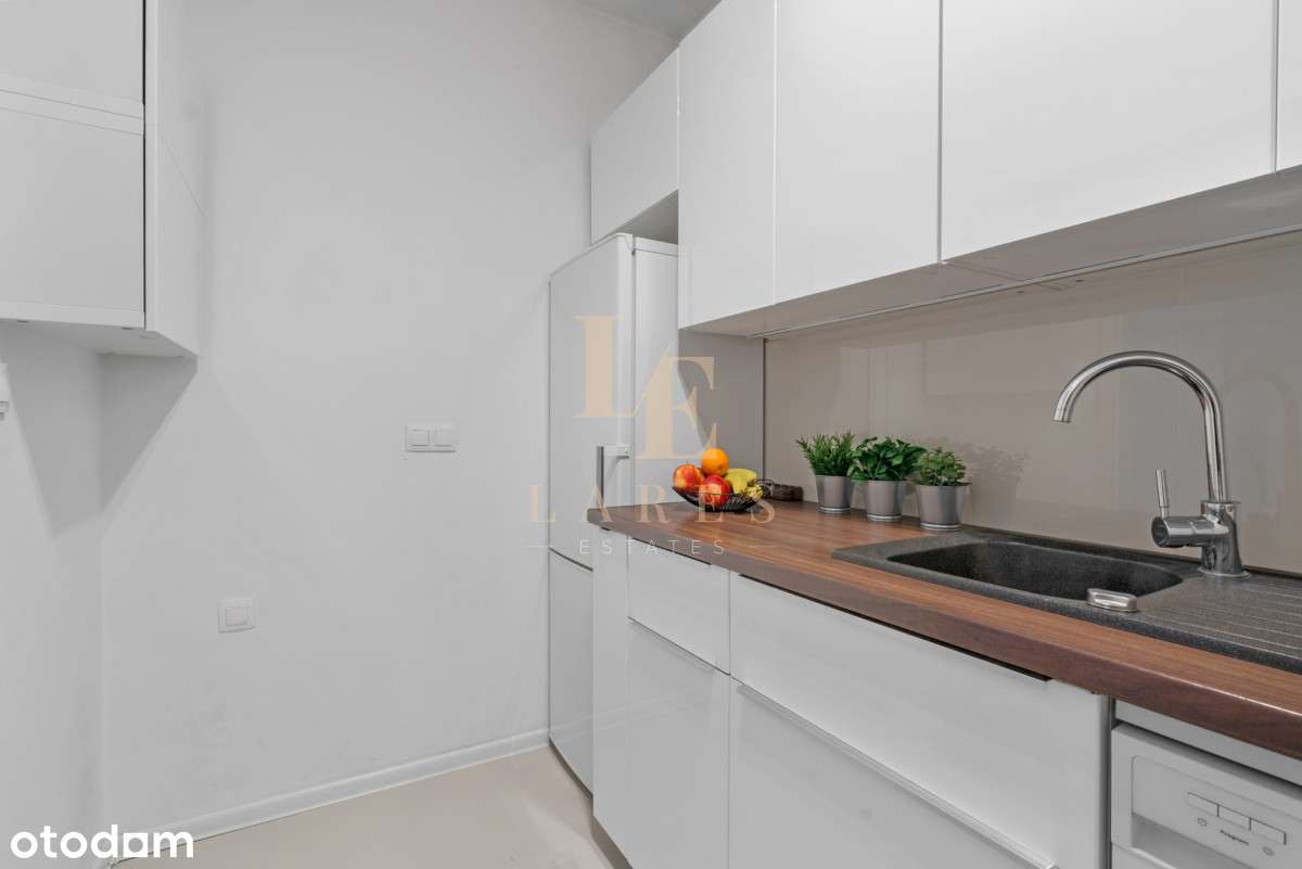 Przestronna Kawalerka z Oddzielną Kuchnią | KW-8