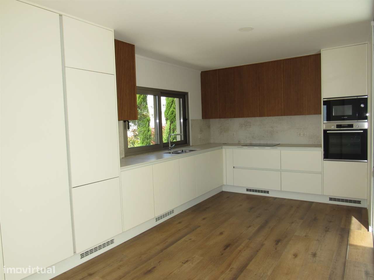 Moradia contemporânea 4 quartos a estrear-7