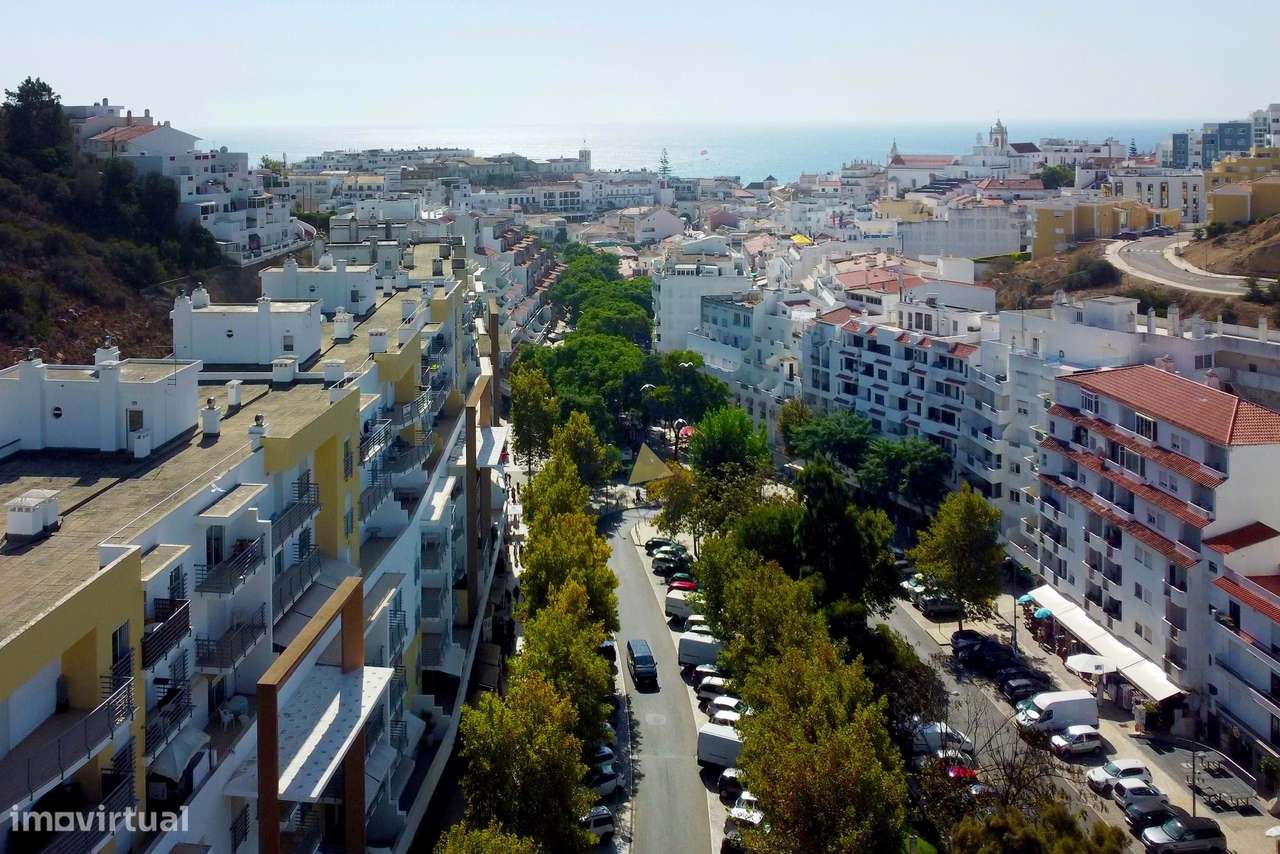 Ampla Loja duplex à venda  no Centro de Albufeira - Grande imagem: 4/36