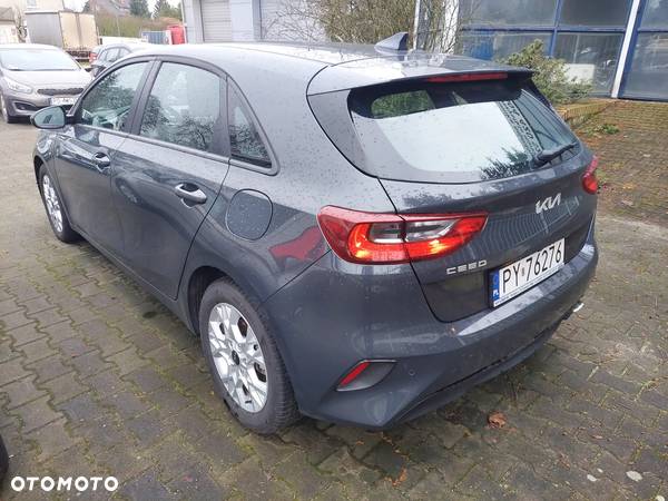 Kia Ceed - 4