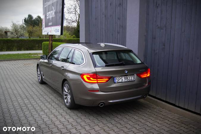 BMW Seria 5 520d Touring Luxury Line - 7