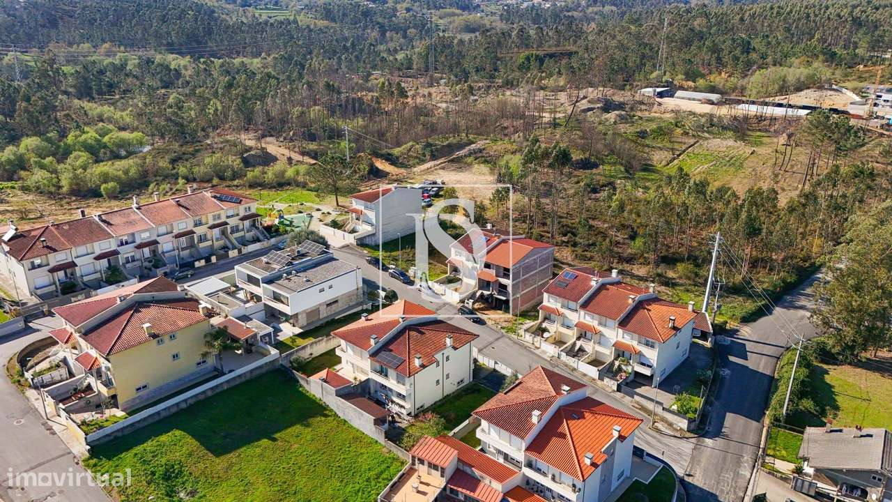 Moradia T3 por terminar | Elevado potencial de investimento-34