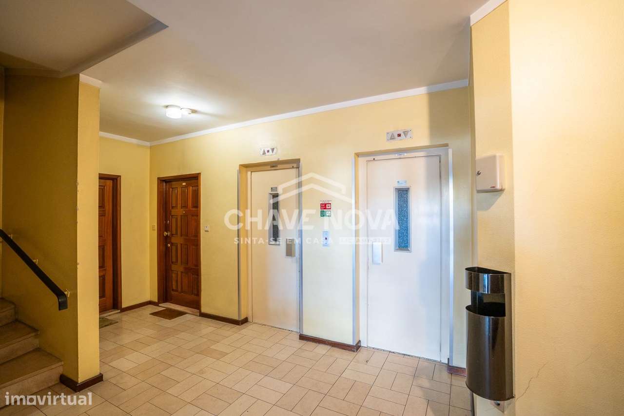 Apartamento T2  c/ Garagem, Varanda e Arrumos em Matosinhos-18