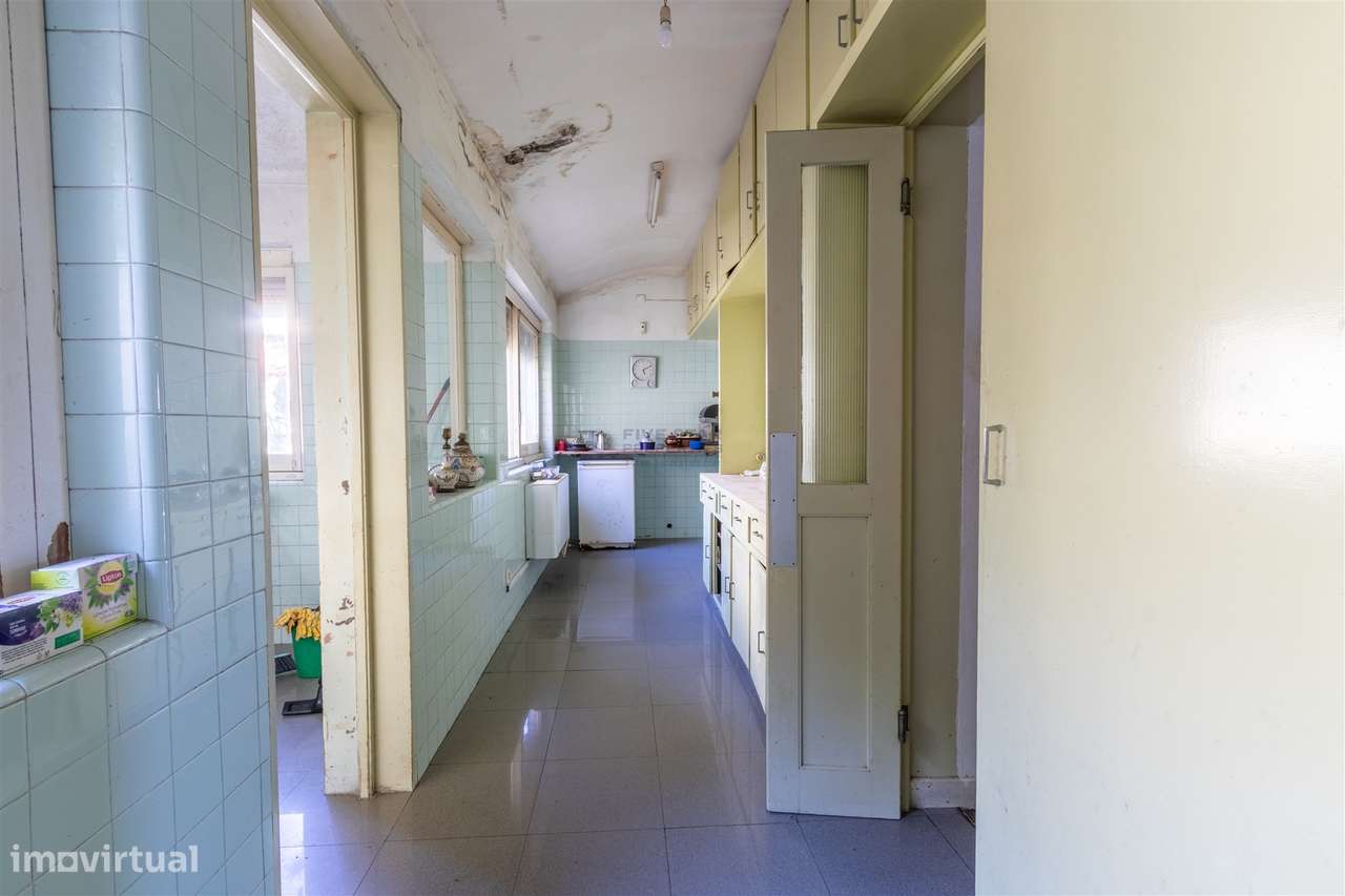 Moradia Estoril Cascais Vista Mar para renovar T6-12