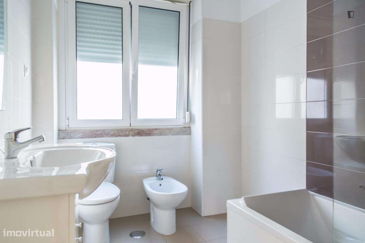 Quarto - localizado em Santa Apolónia Lisbon - Grande imagem: 3/8