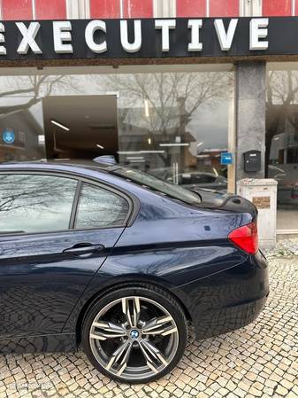 BMW 320 d EfficientDynamics Auto - 4