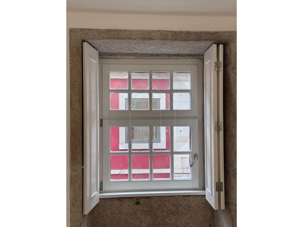 Fantástico T1 com 2 frentes - 42 m² - Centro do Porto, Av. dos Aliados-12